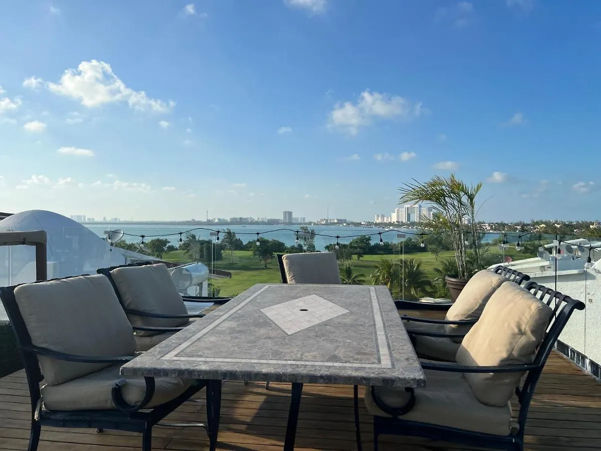 Big Penthouse With Amazing View, Private Rooftop & Jacuzzi Apartment Cancun