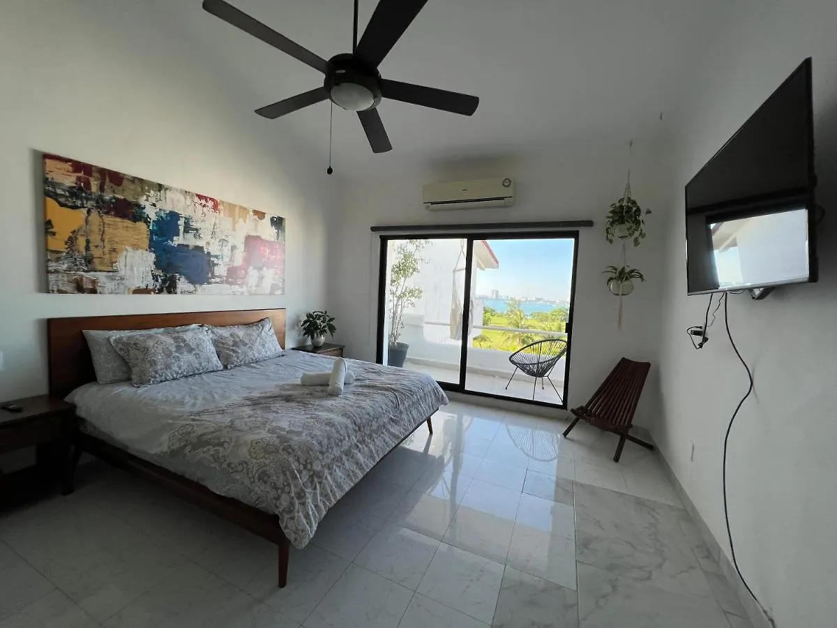 Big Penthouse With Amazing View, Private Rooftop & Jacuzzi Apartment Cancun Mexico